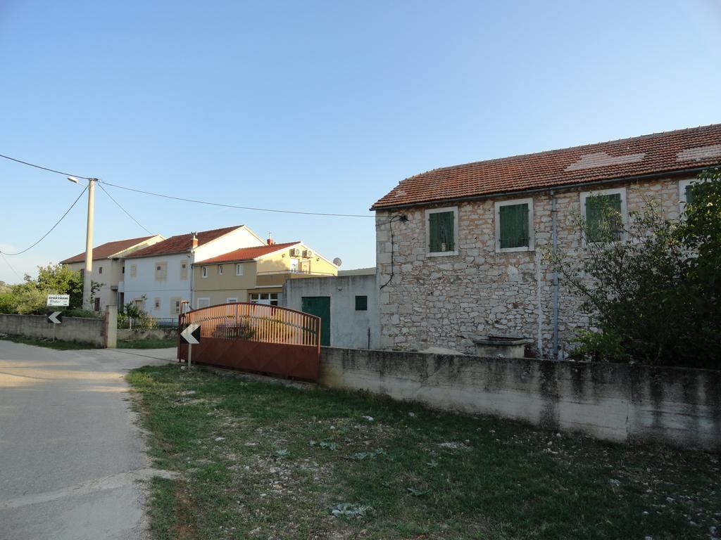 Apartments Brkic Lozovac Exterior photo